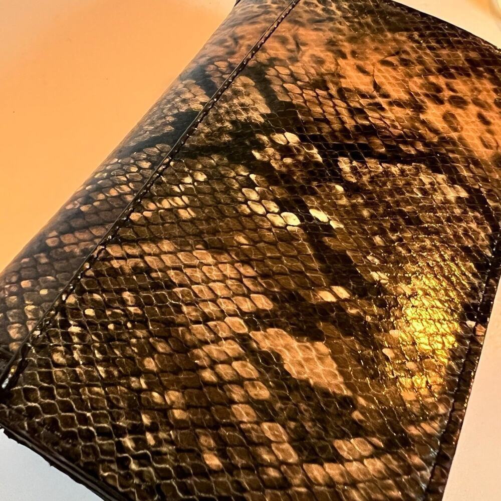 Victoria’s Secret ladies wallet, clutch, faux snakeskin - Picture 12 of 12